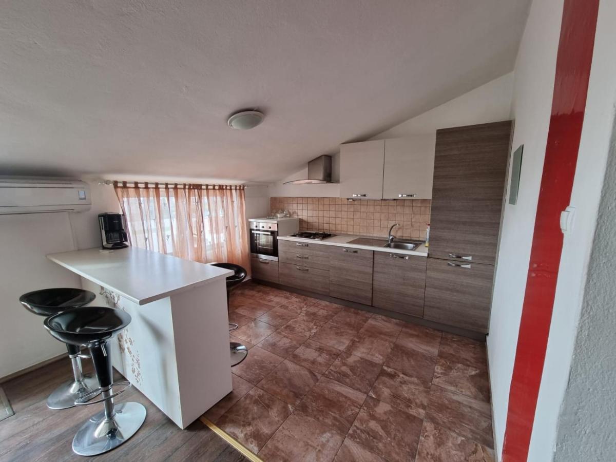 Apartments Nada Đảo Krk Ngoại thất bức ảnh