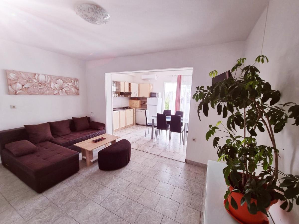 Apartments Nada Đảo Krk Ngoại thất bức ảnh